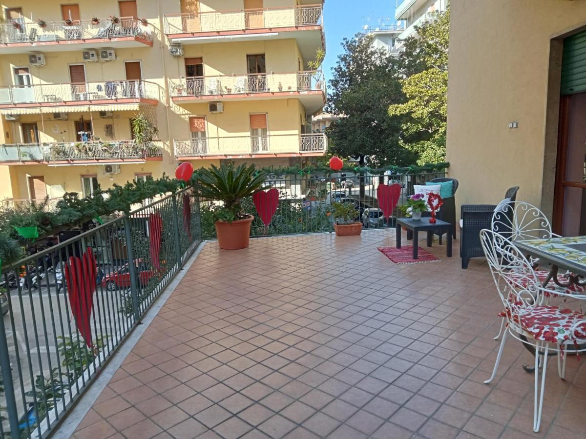La Terrazza Di Monica & Teresa Bed & Breakfast Портичи Екстериор снимка