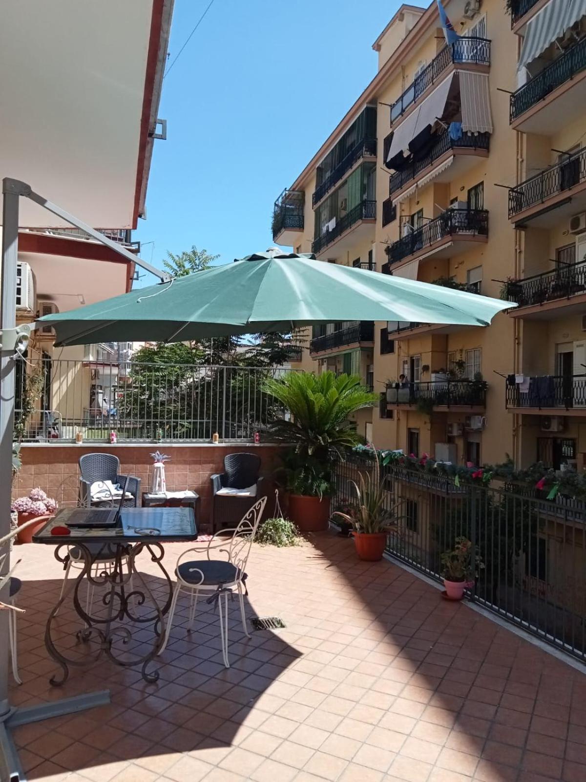 La Terrazza Di Monica & Teresa Bed & Breakfast Портичи Екстериор снимка