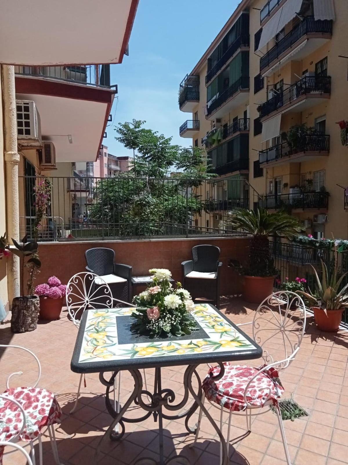 La Terrazza Di Monica & Teresa Bed & Breakfast Портичи Екстериор снимка