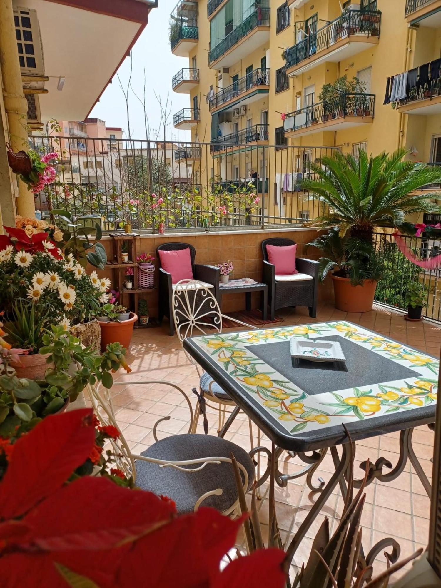 La Terrazza Di Monica & Teresa Bed & Breakfast Портичи Екстериор снимка